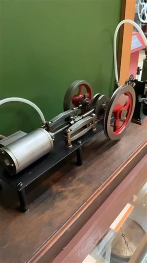 35 reactions | One of model steam engines, ‘Blusterbull’, drops the beat. #steamengine #modelsteamengine #modelengine #steampower #dubstep #waltham #museum #charlesrivermuseumofindustryandinnovation #crmii #charlesrivermuseum #charlesrivermuseumofindustry | Charles River Museum of Industry & Innovation | Facebook