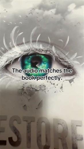 My current read! I LOVE the Shatter Me series 🫶🏼✨💞 #booktube #booktok #romance #trending #shorts