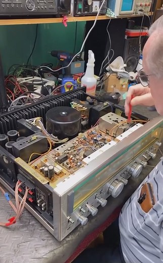 Vintage Sansui G8000 Tuner Adjustment and Restoration