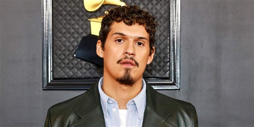 Omar Apollo gets frank about ex-boyfriend: 'I begged' to get back 'for two years'