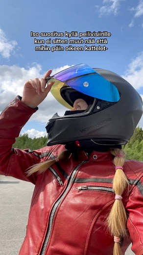 Superkätevä 😎#huumori #fanmosel #bikergirl #finnishgirl #bikerlife #helmetlovers #mirror #lookingatyou #bikertok #sportbikegirl #sportbikelife #mybaby #moottoripyörä #girlrider #ridinggear #motorcyclegear #twowheels #motorcyclelifestyle #funny #finnsihmoments #relationship #girlfriend #lookinghot #shorty #boyfriend #bikercouple #bikermemes #foryou #sinulle #finnish | Fanmosel