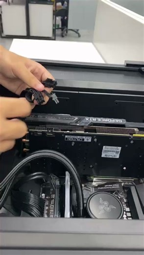 显卡供电线插法