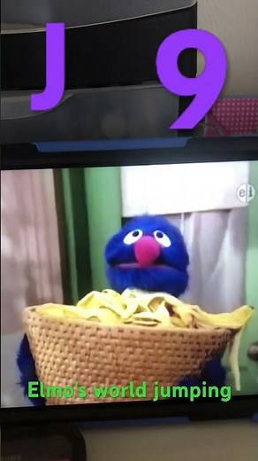 J 9 Elmo’s world jumping