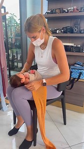 The studio is glowing, the props are out, and my heart is full, it’s Christmas time! I love this season more than any other, and I can’t wait to capture all the cozy, magical sessions ahead. 🎄✨🤍 | Janis Sarraf - Photographer