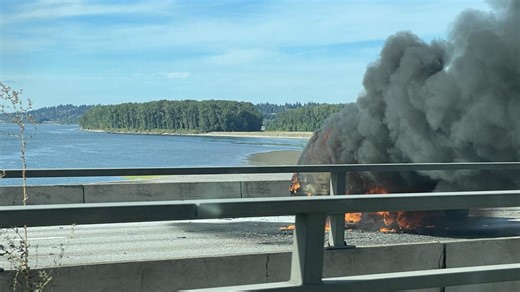 All I-205 lanes reopen after crash causes vehicle fire over Columbia River