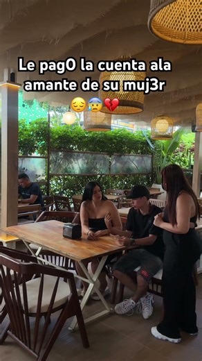 Le pago la cuenta al amante de su muj3r😔💔😭 #shortviral #suscribense #supcribete