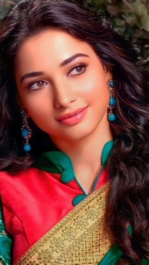 En kadhal solla.. | #thamannabhatia #tamil #enkadhalsolla #whatsappstatuslyrical #lyricalsongstatus