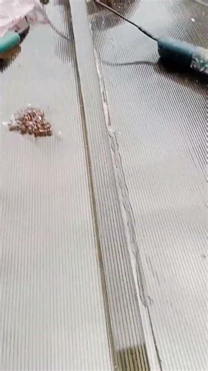 seal the carbonate connection to prevent leaks.