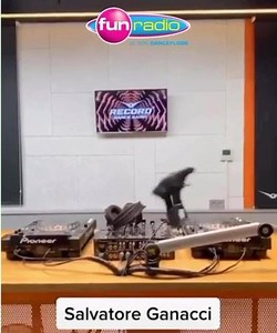 21K views · 293 reactions | Alors quel DJ êtes-vous ? 藍 cc Radio Record  | Fun Radio | Facebook