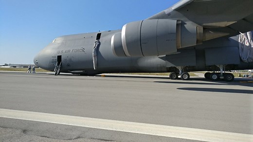 [Updated] U.S. Air Force C-5 Galaxy Performs Nose Gear Up Landing At Rota Air Base in Spain
