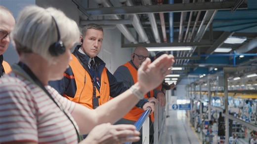 🚒 Retour sur la 2ᵉ édition de la Rencontre nationale des pompiers à Scania Production Angers ! Un moment d’échanges, de partage et de fierté autour d’un engagement commun : accompagner les sapeurs-pompiers de France dans leurs missions essentielles. Cette visite a permis de plonger au cœur du savoir-faire Scania, là où prennent vie les véhicules d’intervention conçus pour répondre aux exigences du terrain. Merci à tous les participants et partenaires pour leur présence et leur confiance ! | Sca