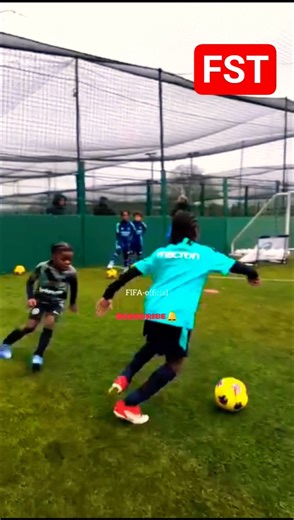 New football skills tutorials ❤‍🔥⚽ #football #futbol #skills #shorts #viral #trending #ronaldo #fyp