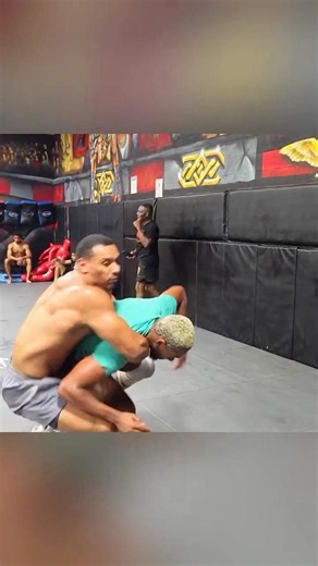 LARRY WHEELS HITS A TAKEDOWN DURING MMA TRAINING #wrestling #mma #larrywheels #influencer #combat