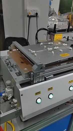 Apply Film on LCD Screen / Monitor Film Laminating / OCA Polarizer Protector Paper Film Application