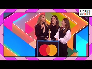 HAIM wins International Group | The BRIT Awards 2021