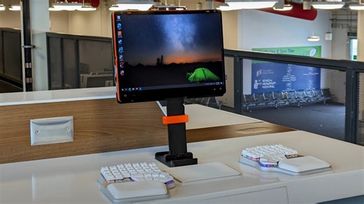 This battery-powered AIO workstation is made from Framework laptop and 3D printed parts