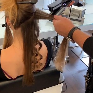 INFINITE tipologia di ricci con ghd oracle! Segui l'inclinazione nel tutorial per creare queste onde definite con il rivoluzionario #ghdoracle! | ghd