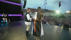 883K views · 10K reactions | Paula Seling și Ionuț Fulea - "Toată lumea are un dor" youtube: https://youtu.be/CdXLTROg7-8 Spotify: https://open.spotify.com/track/6p2FrwjQusL42lYOYFE5HJ?si=ae4cd545289c4ea3 #livemusic #muzicaromaneasca #romania #PaulaSeling #liveorchestra #traditiiromanesti #folclorromanesc | Paula Seling | Facebook