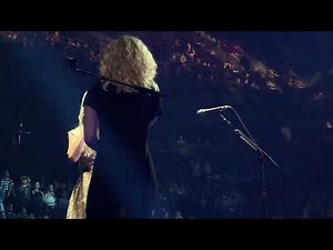Carrie Underwood performs Just a Dream & a cover of Aerosmith's Dream On