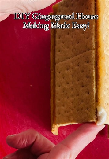 🤫 Pssst…the secret to making these super simple DIY “gingerbread” houses is using graham crackers and melted sugar. It’s that simple. 🗓️ If it’s Tuesday (and it is), we are back with helpful hints on making this week’s @fast.fresh.fabulous recipe for Christmas Gingerbread Houses. 🏡♥️🏡 My Tuesday Tip is to be super careful about NOT touching the melted sugar when you’re dipping the edges of the graham crackers into it to glue them together. It’s soooo hot, it’ll burn your fingers to a painful