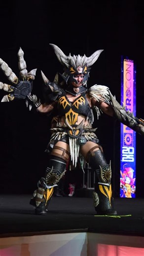 Leeloo Dallas on Instagram: "Just reminding you of my Nergigante at Metrocon 25!! All foam, all made by me. Thanks @nocedophoto for the great shots #monsterhuntercosplay #metrocon #monsterhunter #cosplayersofinstagram #foamarmor"