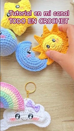 Crochet lightning bolt keychain with a complete tutorial #allincrochet