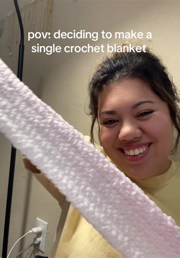 ainsleyscrochet (@ainsleyscrochet) - Create a Cozy Single Crochet Blanket: A DIY Guide