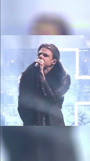 MTV VMA 2025: YUNGBLUD Performs Black Sabbath’s “Changes”