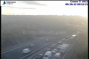Severe delays on M1 heading into Sheffield after crane breaks down on motorway exit