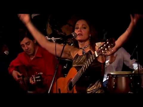 Barbara luna-India Morena-satellit café Paris