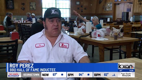 Kreuz Market pitmaster to be inducted into Barbecue Hall of Fame