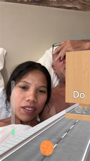 Nach dem lernen gibt es noch etwas Vergnügen ! Ich bin entsetzt, was für ein Quatsch beziehungsweise Zeitraubmaschinen im Internet überall zu finden sind. Also ich habe in meiner Jugend entweder draußen gespielt oder bei schlechtem Wetter ein Buch gelesen. #heinzimglück #travel #selfmademillionaire #thailand #pattaya | Heinz Schmalzried