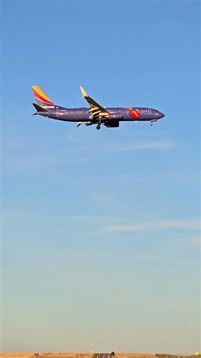 Southwest Boeing 737-800 (Triple Crown One livery)/ MSP-DEN/ WN103/ N8681M 🇺🇸