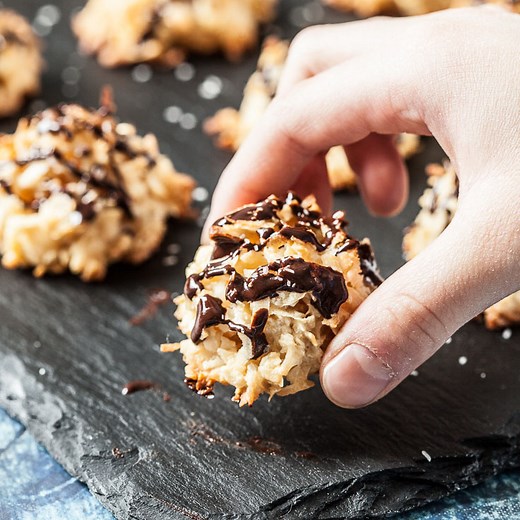 Chewy Coconut Macaroons