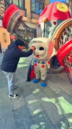 目に果物チャレンジ！まさかの大失敗 😂