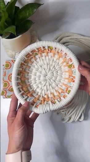 Learn how to add fabric to your coiled baskets #baskets #coiling #coilbasket #coilbasketry #bobbiny