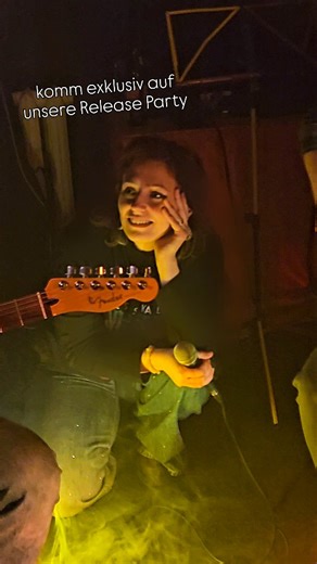 oskar's mum on Instagram: "Bist du bereit für ein exklusives Date mit uns? 😽 Am 20. februar veröffentlichen wir unseren song Marina und am 21.2. machen dafür eine exklusive release party und du kannst dabei sein! 🎉 kommentier dafür einfach das erste Wort, dass die einfällt und du nimmst automatisch an der Verlosung teil. Den/die Gewinner*in schreiben wir direkt über Instagram an, also achte auf deine dms. Die Party findet in Erfurt statt, die genaue Location wird dem/der Gewinner*in privat ges