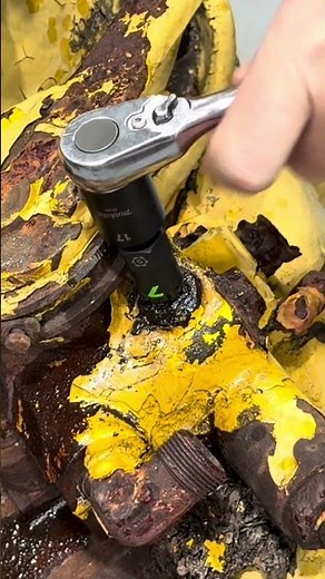 This Fastener Was STUCK! WE Used Our GripEdge Broken Bolt Extractor to Remove it!