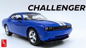 AMT 1/25道奇挑战者SRT8. 汽车模型Full Build Video.