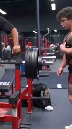 Manic Mike benches 535