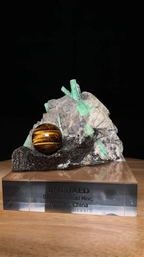 Discover the Beauty of Emerald Crystals