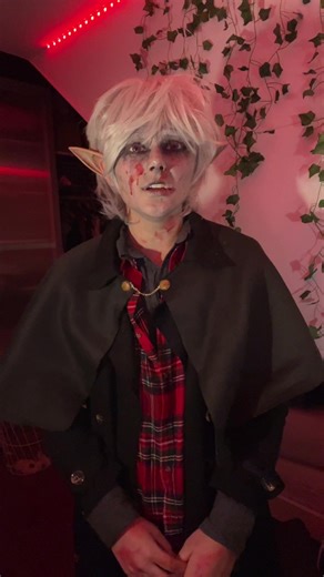 this is very much directed at vscott,, its so giving majorscythe in the “i hate you but i cant live without you, i want to kill you only to plunge that same stake into my own heart” kinda way,, and the “i am drowning, there is no sign of land” both in the metaphorical sense and bc he both killed and died in the water,, im so normal about vpyro trust me #majorscythe #pyroscythecosplay #vampiressmp #pyroscythe #vampiressmpcosplay