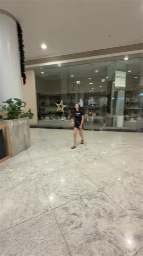 Os vídeos de Teté Daily (@falaseriotete) com som original - Teté Daily