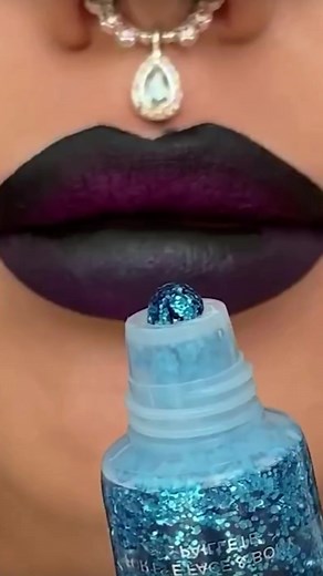 Wow 🤩 #makeup #lipstick #lipsticks #lipsticktutorial #lipstickshow #makeuptutorial #lipmakeup #💄👄