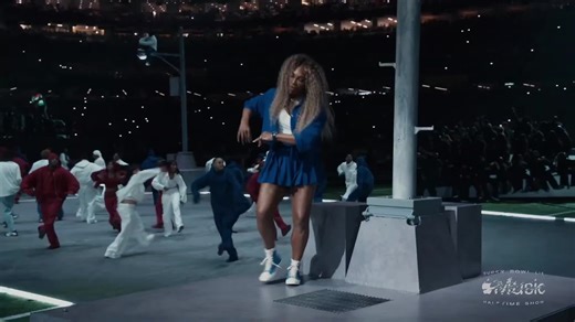 Serena Williams' Epic Crip Walk at Super Bowl Halftime