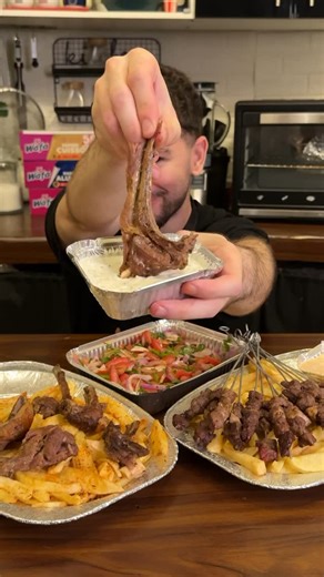 REDA 👨🏻‍🍳🇩🇿 on Instagram‎: "كوتليت في الفرن 🤤😍! . التتبيلة: Moutarde ليمون زيت زيتون فص ثوم ميكس اعشاب منسمة جافة توابل : فلفل اسود / بابريكا / ميكس توابل الشواء ( ملاحظة ماتكثروش كمية التوابل للحفاط على نكهة الاصلية تع اللحم) صوص : حبة خيار زوج علب جبن ريجيم علبة ياوورت طبيعي ثلاث مغارف مايونييز ( اختياري ولا ديرو حسب الذوق) فصة صغيرة ثوم نعناع بسباس زيت زيتون ملح/ فلفل اسود ( انا قسمتها على زوج نصف درتلو مغرفة هريسة ) ان شاء الله ما نسيت والو وبصحتكم 😂❤️ #عيدالاضحى #الجزائر #bbq #sauce