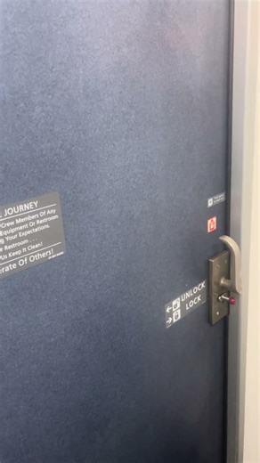 Why are the bathrooms on Amtrak so dirty all of a sudden? #amtrak￼