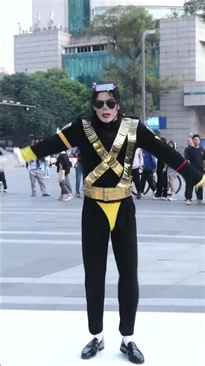 迈克尔·杰克逊再现！全场沸腾！ clip3