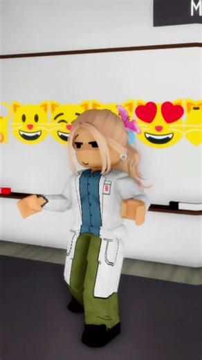 ΦΟΒΑΤΑΙ ΠΟΛΥ τα ΓΑΤΑΚΙΑ στο ROBLOX! 😂