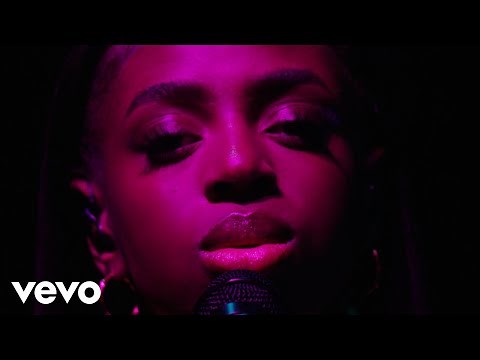 Cat Burns - go (BRITs 2023 Rising Star Session)